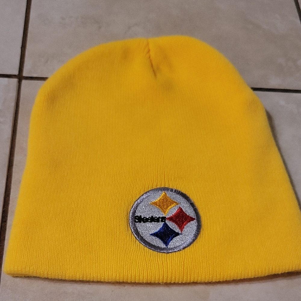 Pittsburgh Steelers Yellow Knit Beanie Cap NWOT